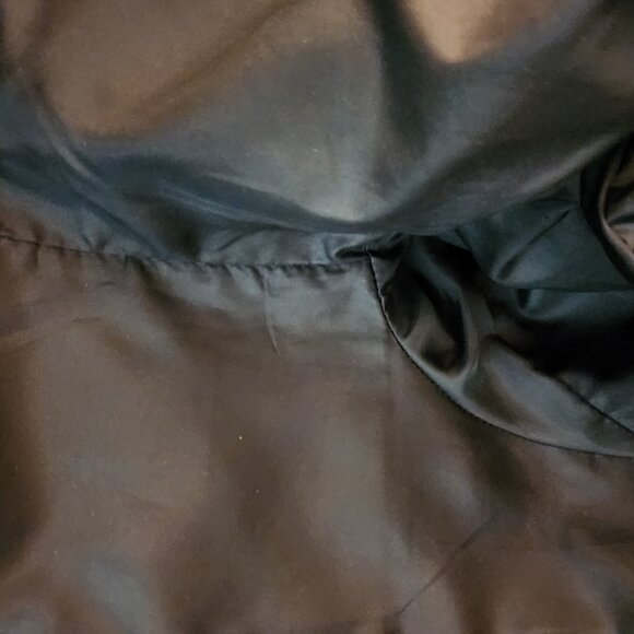 Cropped Black moto style blazer Wool/Poly blend, Slash Zip Pockets, Gap Size 10 - Picture 3 of 7